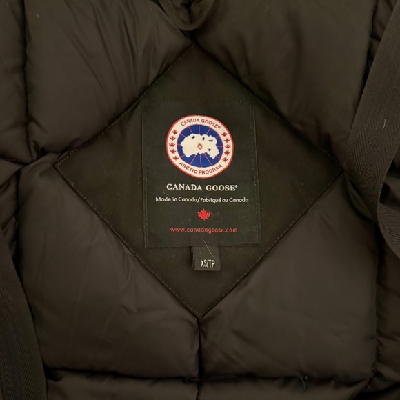 Canada Goose Down Parka – Women’s XS – Black – Excellent Condition - Picture 4 of 8